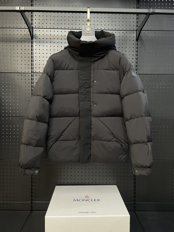 Premium Moncler Down Jackets Black Classic Style