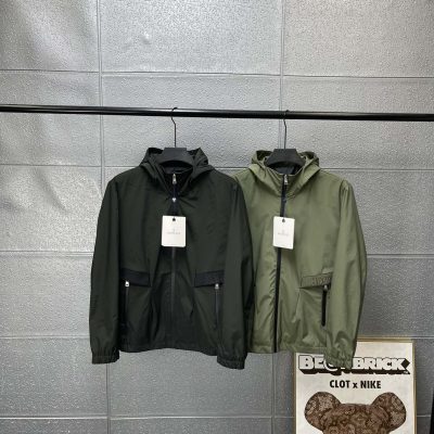 Luxury Moncler Coats Black Breathable Style
