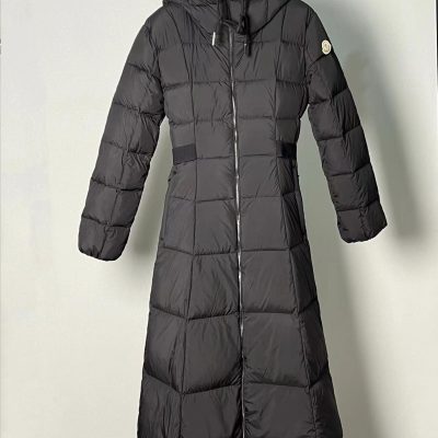 Best Selling Moncler Coats Black Collection