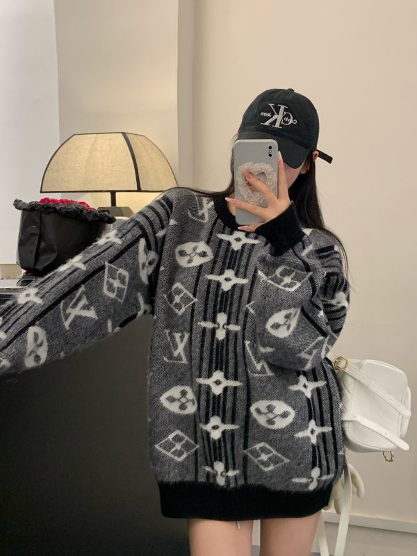 Premium Louis Vuitton Sweaters Gray Knit Monogram Luxury