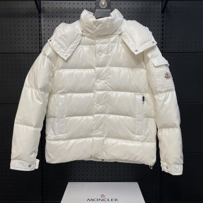 Luxury Moncler Coats White Polyester Sporty Luxury