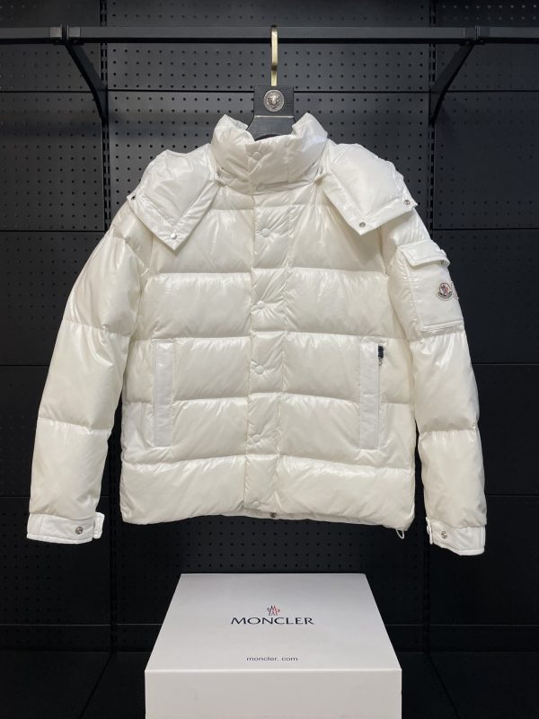 Luxury Moncler Coats White Polyester Sporty Luxury