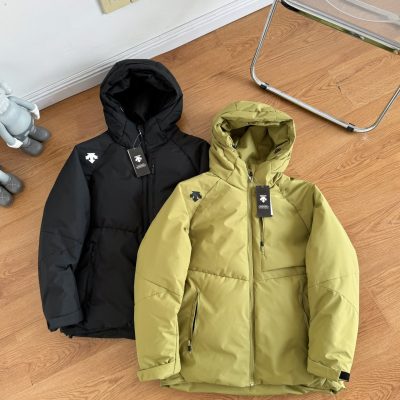 Premium Quality Descente Down Jackets Black Sporty Style
