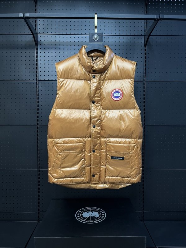 High Quality Canada Goose Down Jackets Brown Classic Style