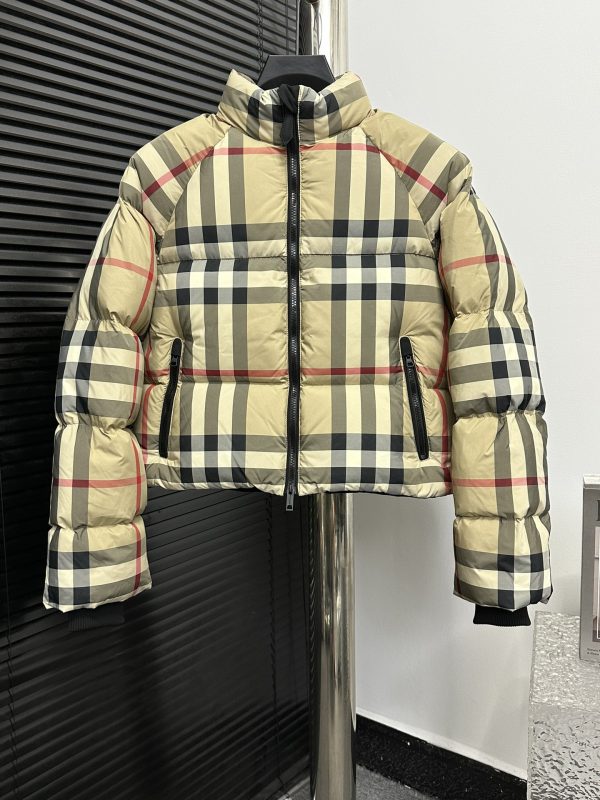High Quality Burberry Down Jacket Khaki Classic Collection