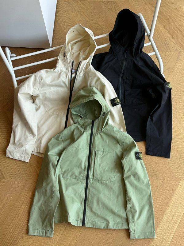 Luxury Stone Island Coat Black Solid Luxury