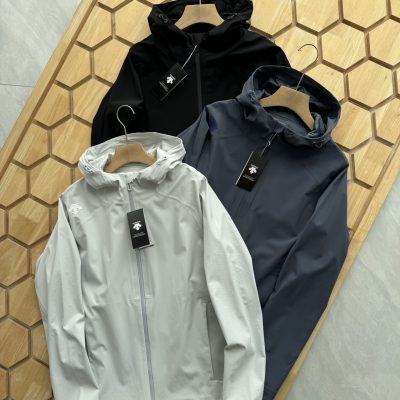 Premium Quality Descente Coat Black Breathable Luxury