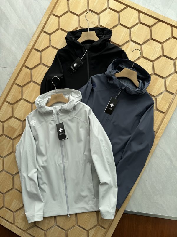 Premium Quality Descente Coat Black Breathable Luxury