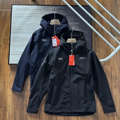 High Quality Helly Hansen Coat Black Urban Luxury