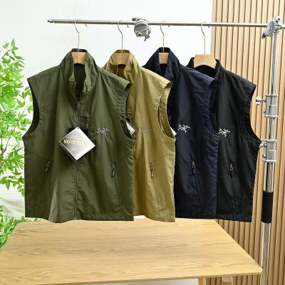 High Quality Express Jackets Khaki Embroidered Luxury