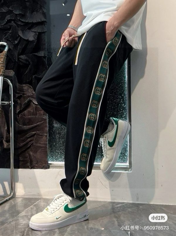Luxury Gucci Sweatpants Black Knit Embroidered Style