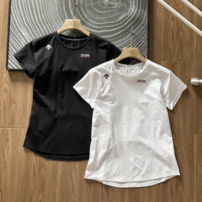 Premium Descente Short Sleeves Black Logo Style
