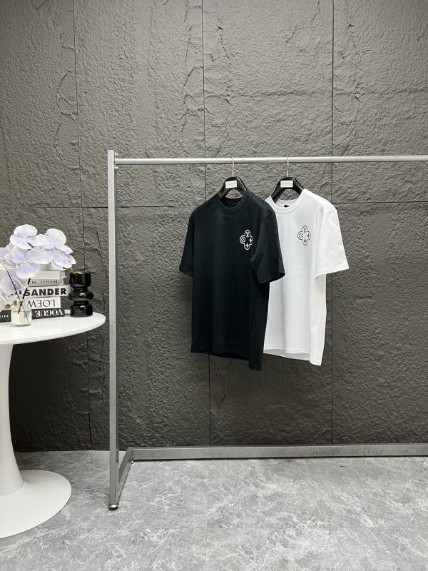 Best Selling Louis Vuitton Short Sleeves Black Cotton Logo Style