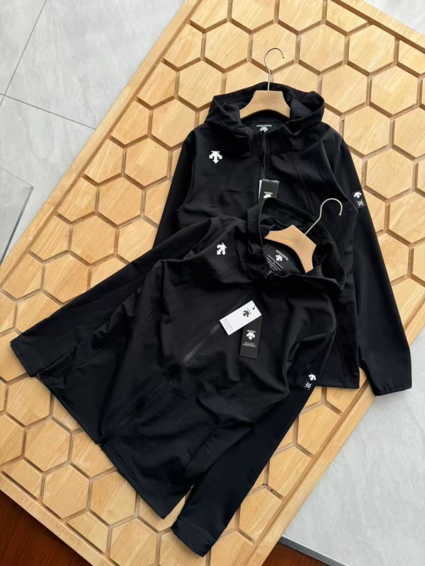 High Quality Descente Coat Black Elegant Luxury