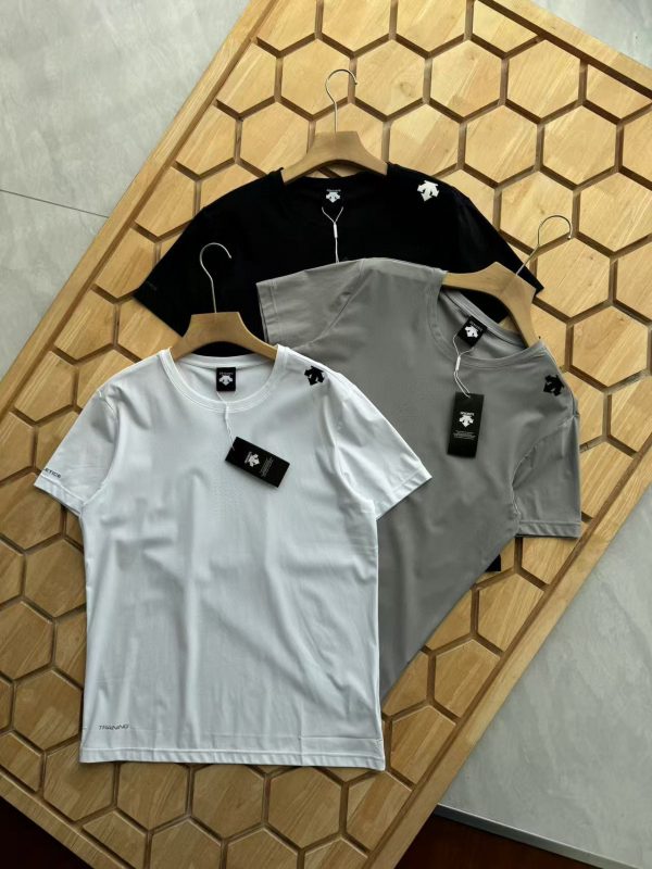 High Quality Descente Short Sleeves Black Silk Casual Luxury