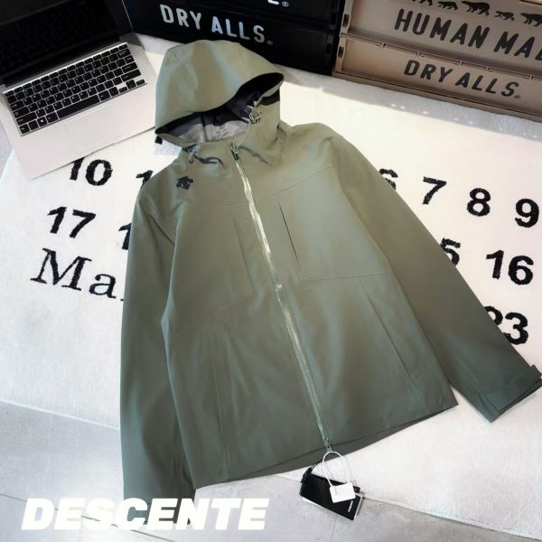 High Quality Descente Jackets Black Style