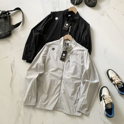 Best Selling Descente Coats Black Breathable Collection