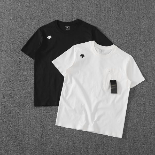 Best Selling Descente Short-Sleeved Shirts Black Knit Breathable Luxury