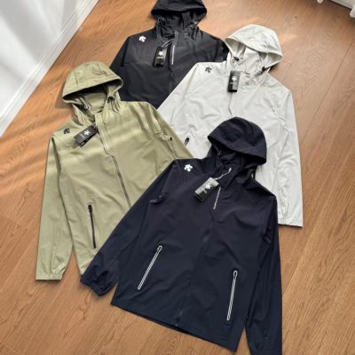High Quality Descente Jackets Black Nylon Breathable Collection