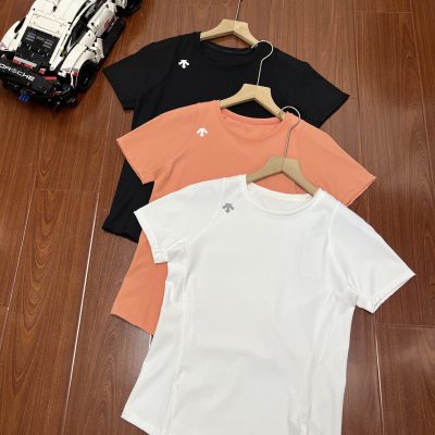 High Quality Descente Short Sleeves Black Classic Style