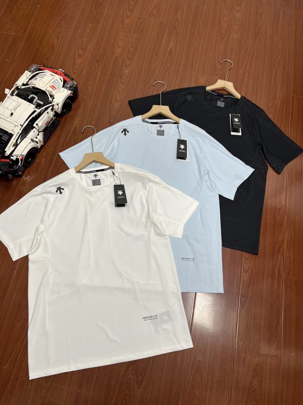 High Quality Descente Short Sleeves Black Breathable Luxury