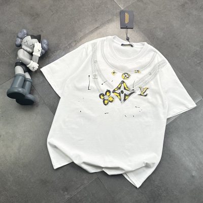 Premium Louis Vuitton Short-Sleeved T-Shirt With Pendant Black Cotton Print Luxury