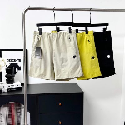 High Quality Descente Shorts Black Knit Breathable Collection