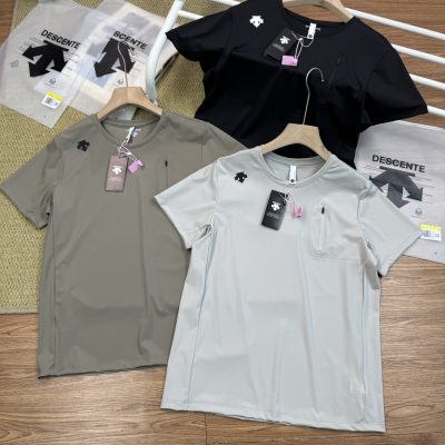 Luxury Descente Short Sleeves Black Logo Style