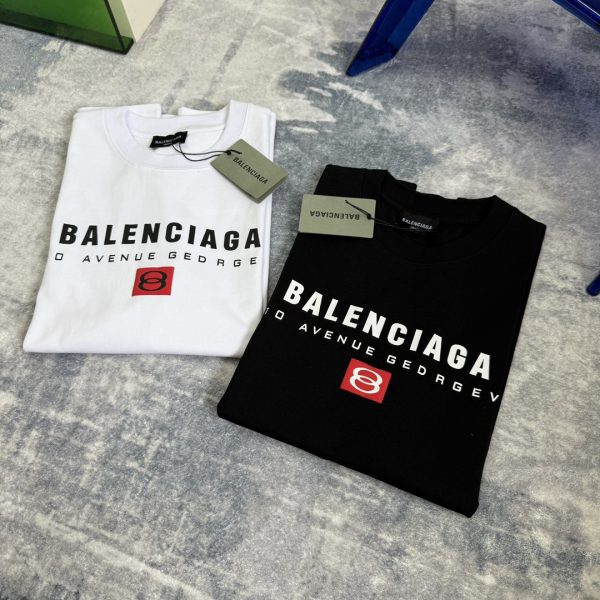 Premium Balenciaga Short-Sleeved Shirt Red Cotton Print Collection