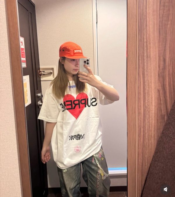 Luxury Supreme Short Sleeves Black Logo Style