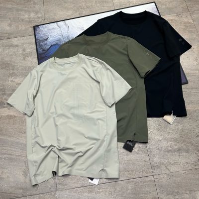 Best Selling Descente Short Sleeves Black Knit Urban Collection