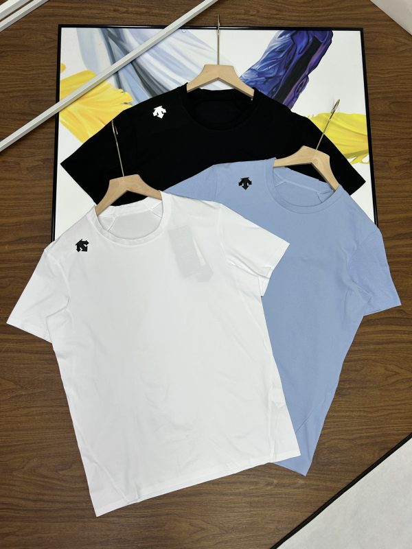High Quality Descente Short Sleeves Black Knit Luxury
