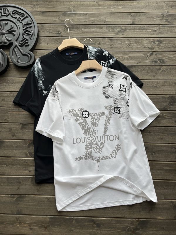 Luxury Louis Vuitton Short Sleeves Black Logo Style