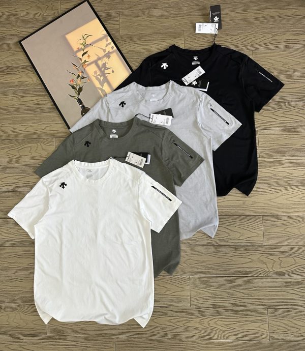 Luxury Descente Short-Sleeved Shirts Sporty Style