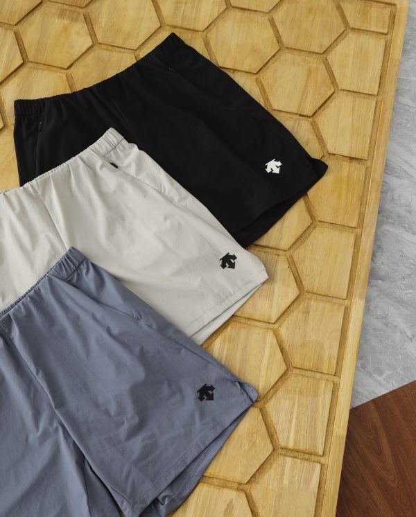 Best Selling Descente Shorts Black Minimalist Collection