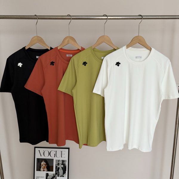 Premium Descente Short Sleeves Black Polyester Breathable Luxury