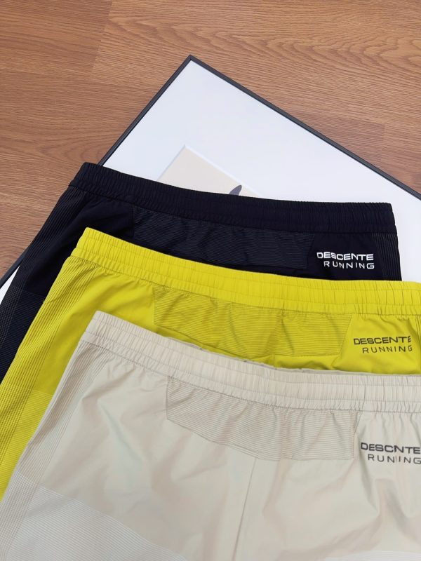 Luxury Descente Shorts Black Breathable Collection