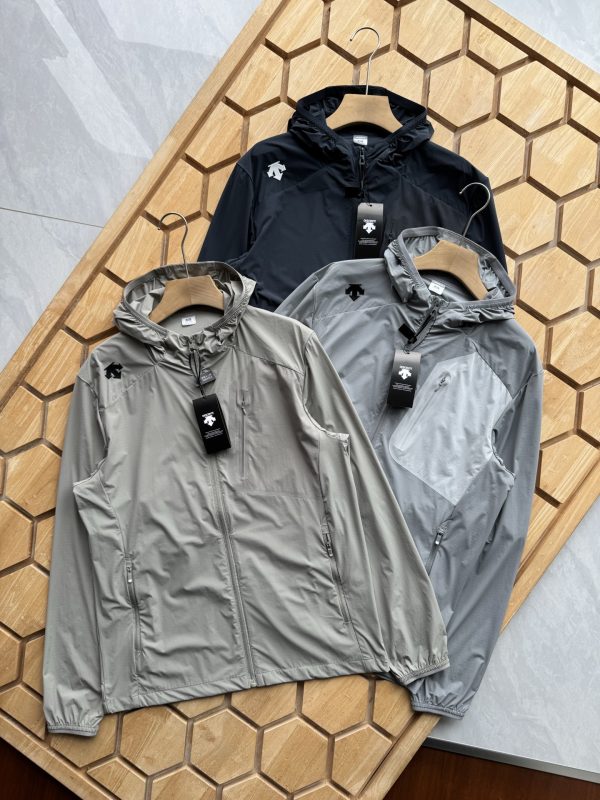Best Selling Descente Sun Protection Clothing Black Logo Style