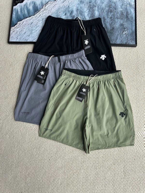 High Quality Descente Shorts Black Minimalist Style