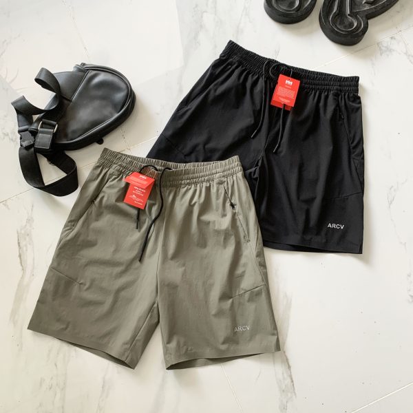 Premium Helly Hansen Shorts Green Casual Luxury