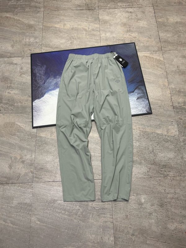 Best Selling Descente Trousers Black Casual Collection