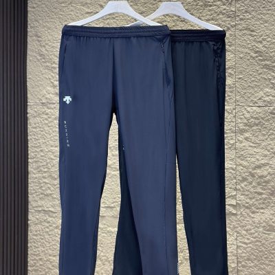 High Quality Descente Casual Pants Black Knit Casual Luxury