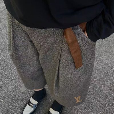 Luxury Louis Vuitton Shorts Suede Classic Style
