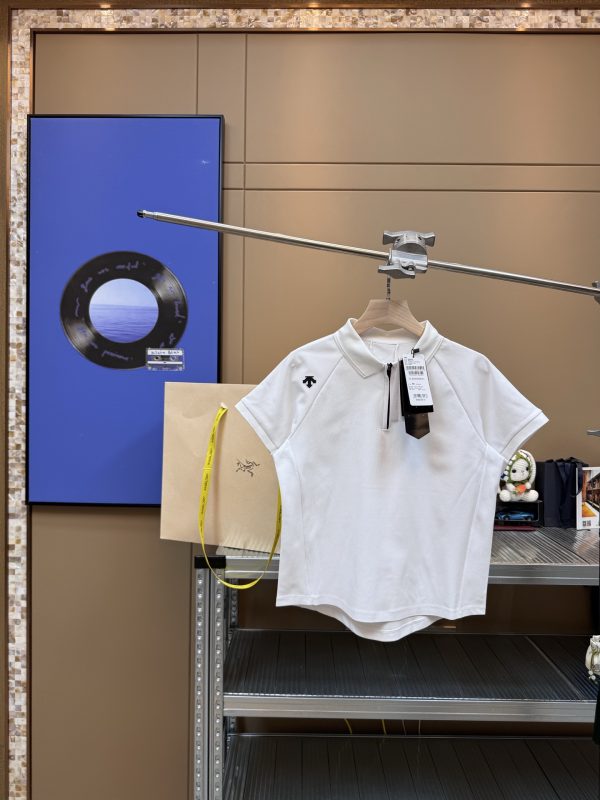 Premium Descente Short-Sleeved White Classic Luxury