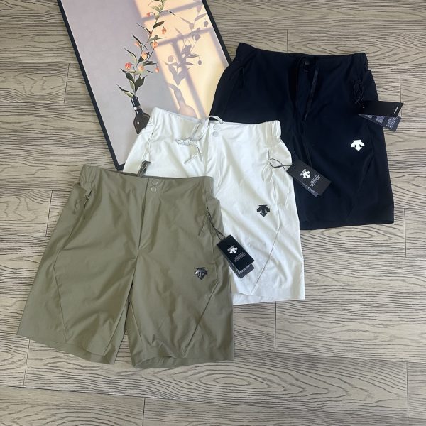 Premium Descente Shorts Black Knit Casual Collection