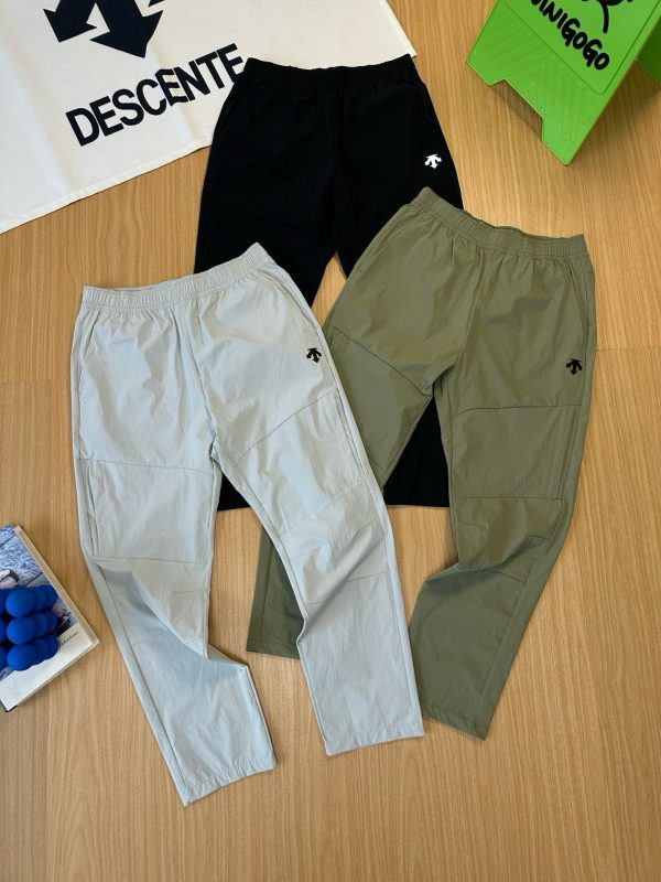 Best Selling Descente T-Shirts Black Solid Collection