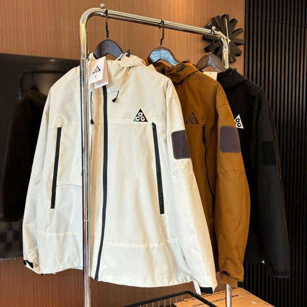 Premium Nike Coats Black Logo Luxury