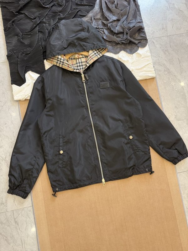 Luxury Burberry Coats Black Polyester Classic Collection