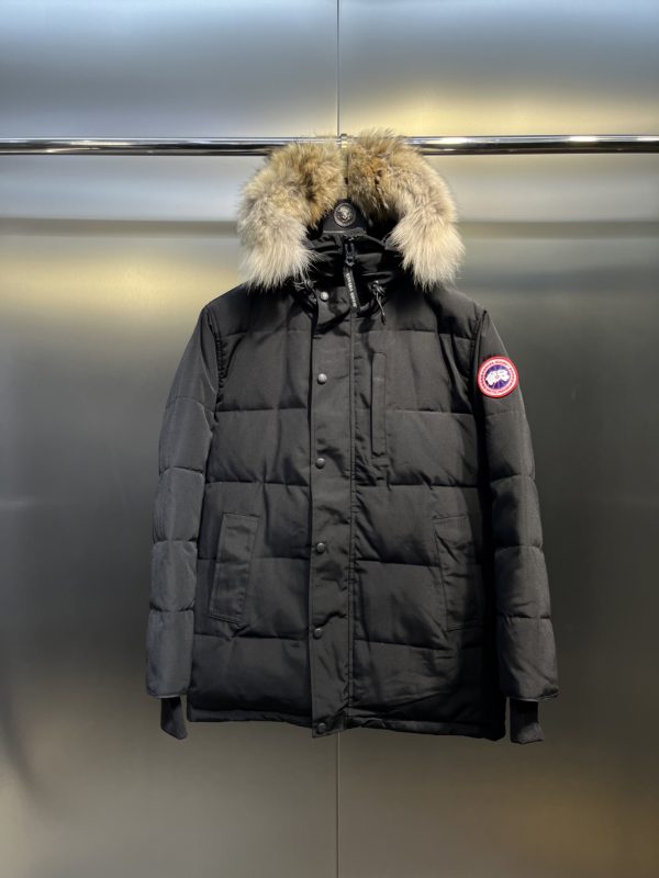 High Quality Canada Goose Military Uniform White Classic Style