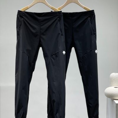 High Quality Descente Trousers Black Casual Style